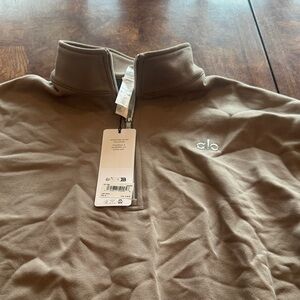 Alo Quarter-Zip Pullover in light cocoa